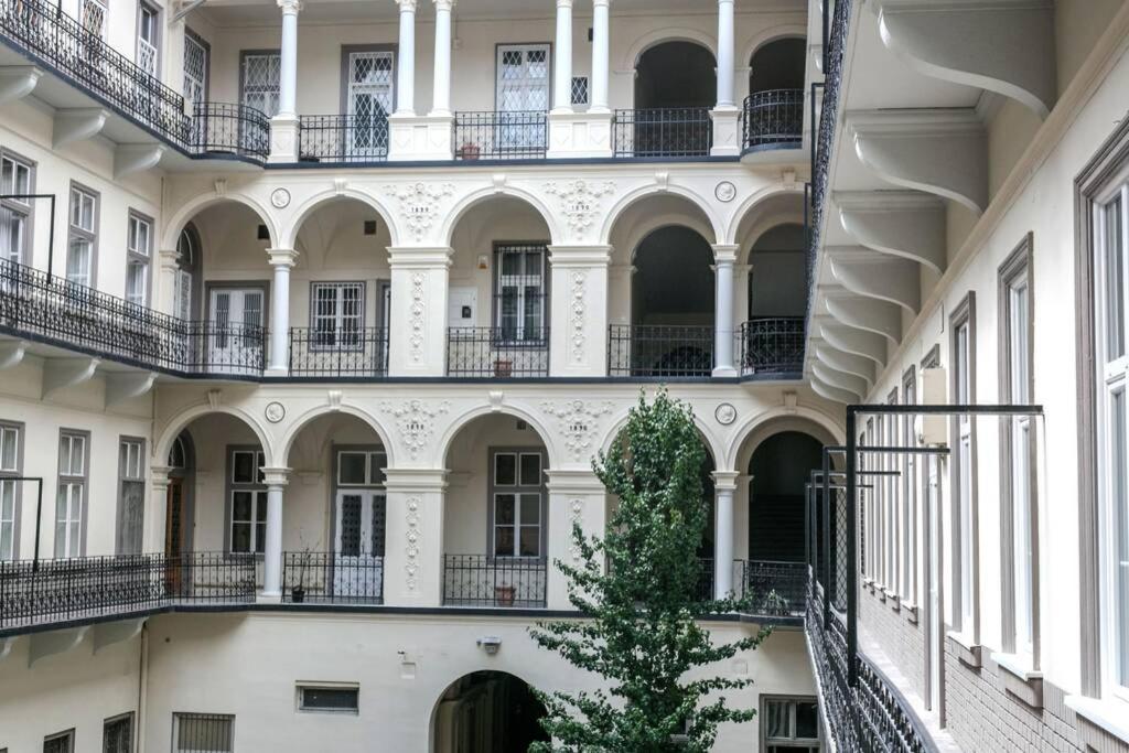 Your Gorgeous And Spacious Dream Home Free Parking Budapest Exteriör bild